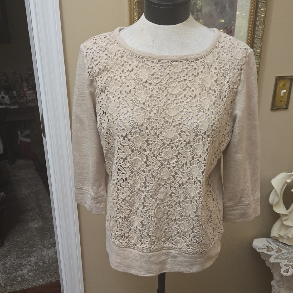 Loft Beige Lace Overlay Top 3/4  Sleeve Round Neck Exposed Zipper In Back L EUC